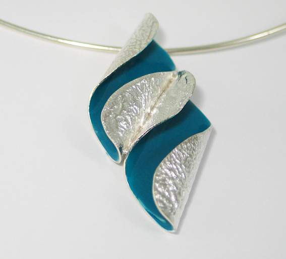 Double reticulus Pendant