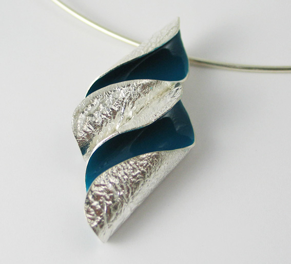Double Reticulus Pendant