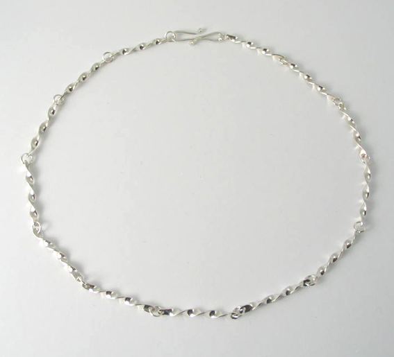 Twist Necklace