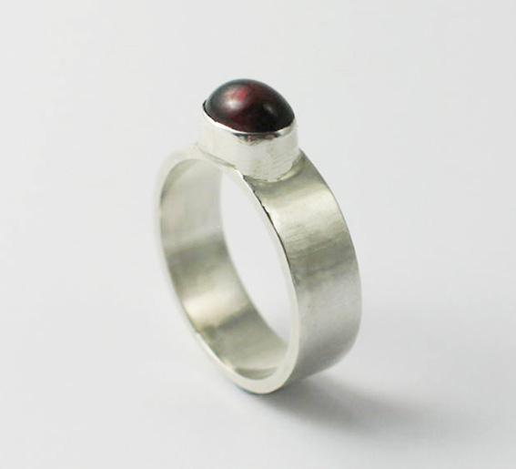 Stone Set Garnet Ring